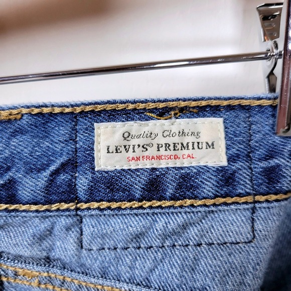 Levi's Premium 80s Mom Jeans Size 28 High Rise Vintage-Inspired Denim - Picture 5 of 10